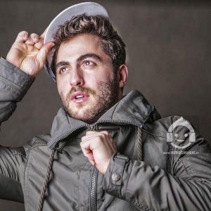 دانلود آهنگ غوغا میکنم – آرش
